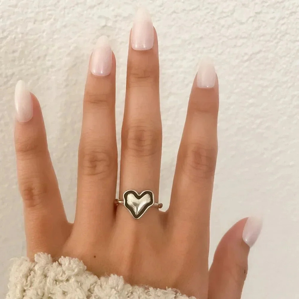 925 Sterling Silver Minimalist Black Heart Ring Dainty Heart Ring Black & Silver - Picture 2 of 9